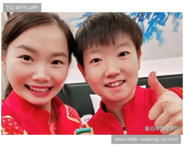 何卓佳买了那辆车后朋友圈都变豪门太太信号了吗？