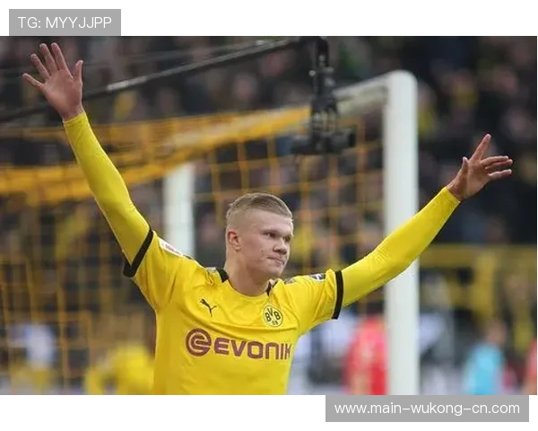 哈兰德昨晚又吃那么贵的牛排，这年头球星过生日都不带低调的么？