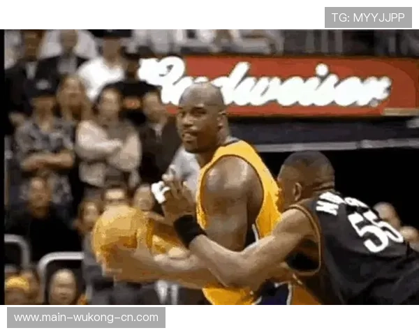 奥尼尔篮下背打效率提升明显，拉开与当年内线巨星差距